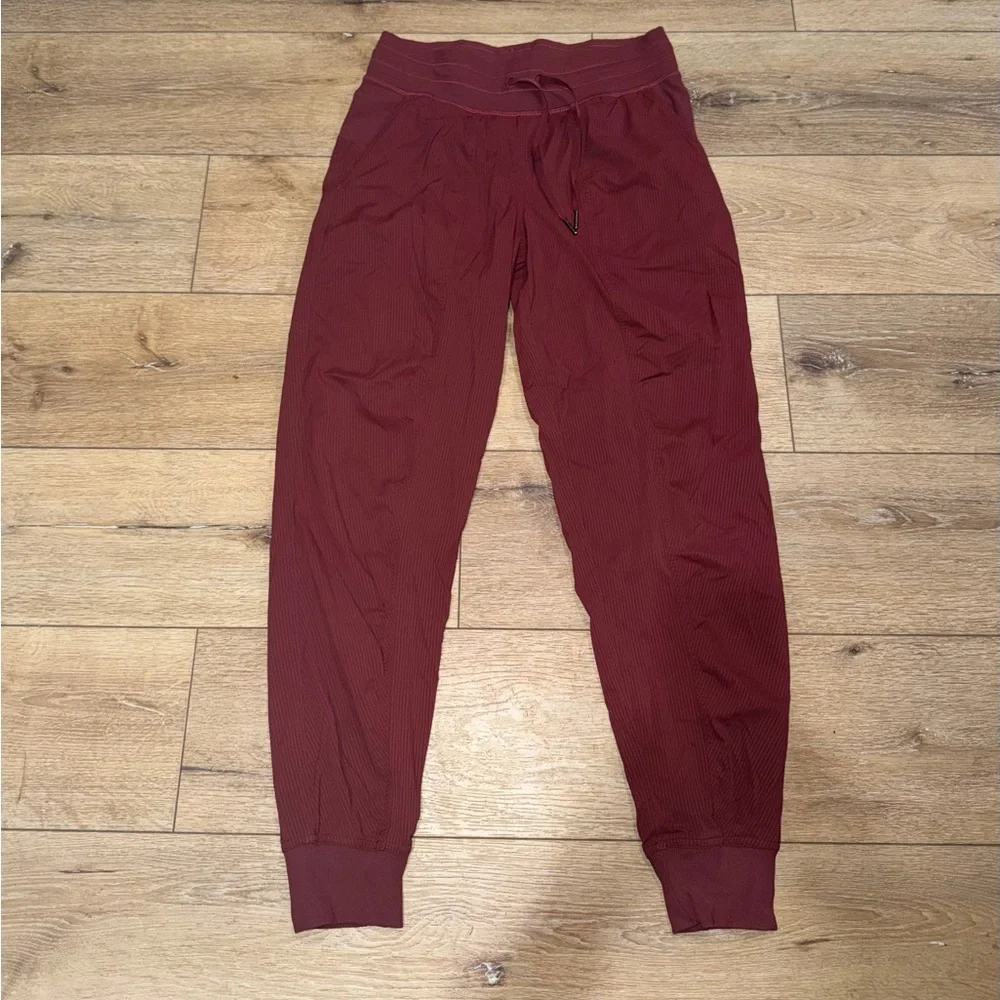 Lululemon Athletica Dance Studio Unlined Joggers Size‎ 6 Maroon